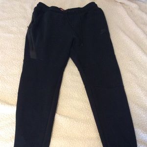Men’s MEDIUM NIKE Tech Black sweatpants Used